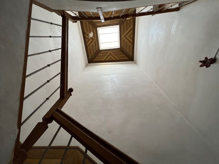 Image No.9-9 Bed Townhouse for sale