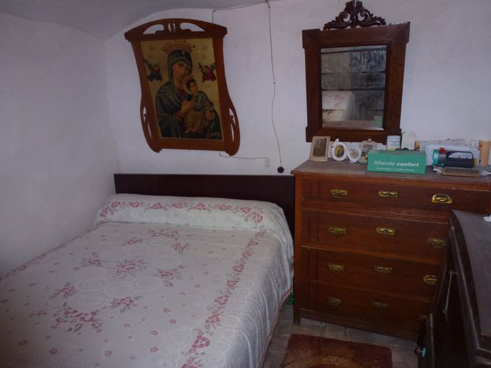 Image No.11-3 Bed House for sale