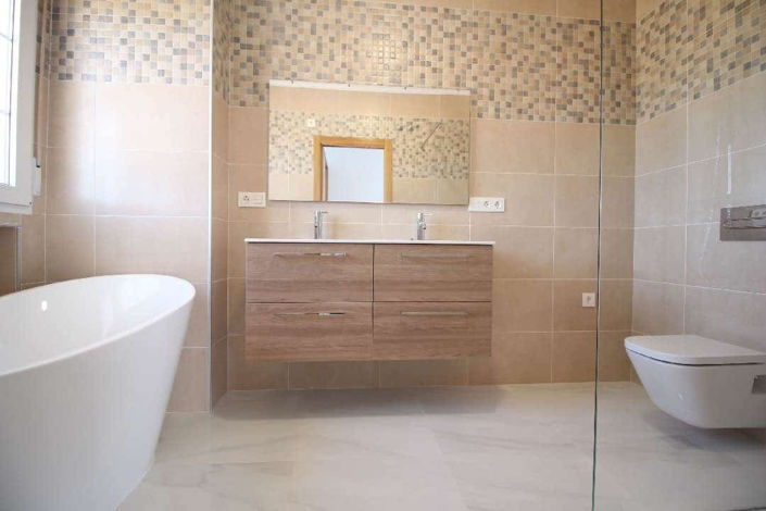 Image No.16-3 Bed Country House for sale