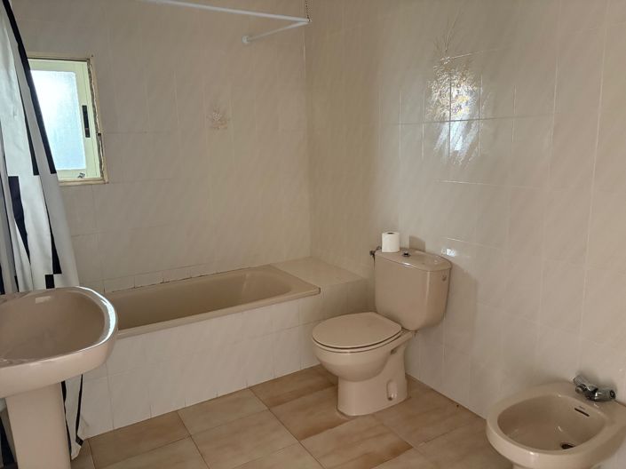 Image No.10-3 Bed Country House for sale