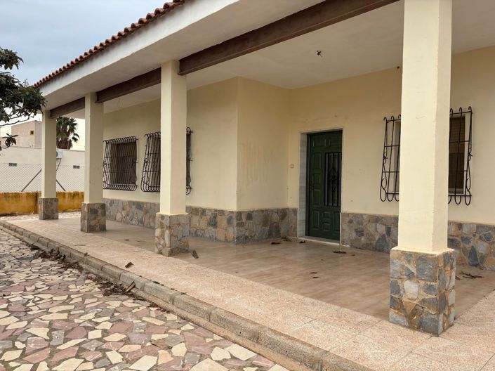 Image No.2-3 Bed Country House for sale