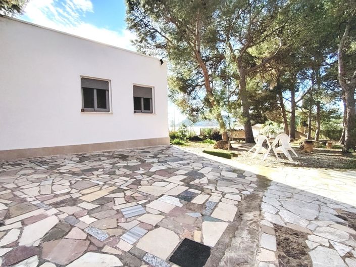 Image No.14-3 Bed Country House for sale