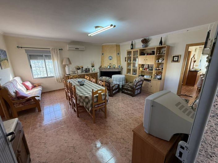 Image No.10-4 Bed Country House for sale