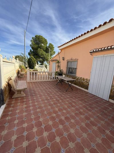 Image No.32-4 Bed Country House for sale