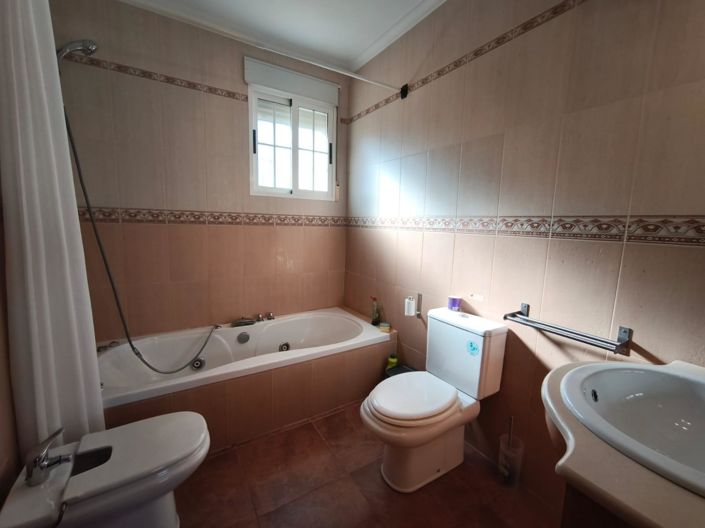 Image No.18-3 Bed Villa for sale