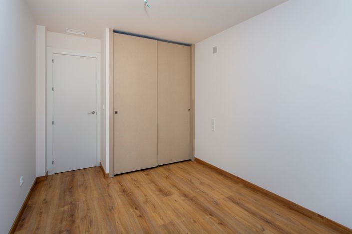 Image No.30-3 Bed Apartment for sale