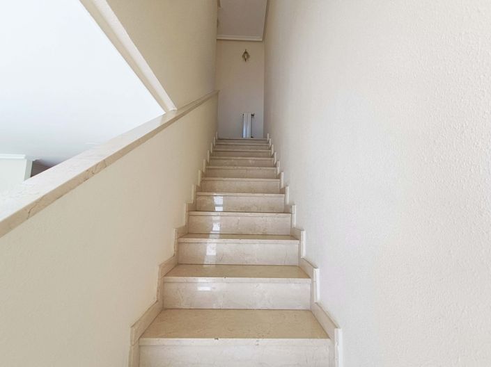 Image No.16-3 Bed Townhouse for sale