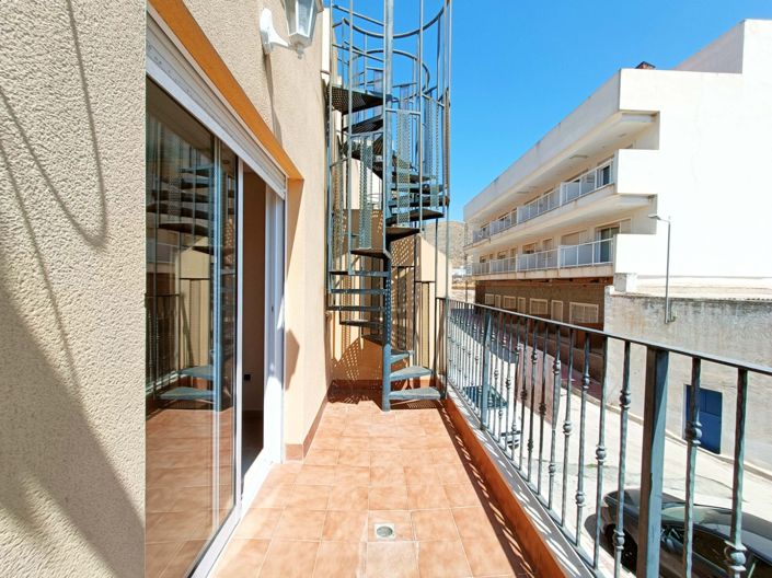 Image No.26-3 Bed Townhouse for sale