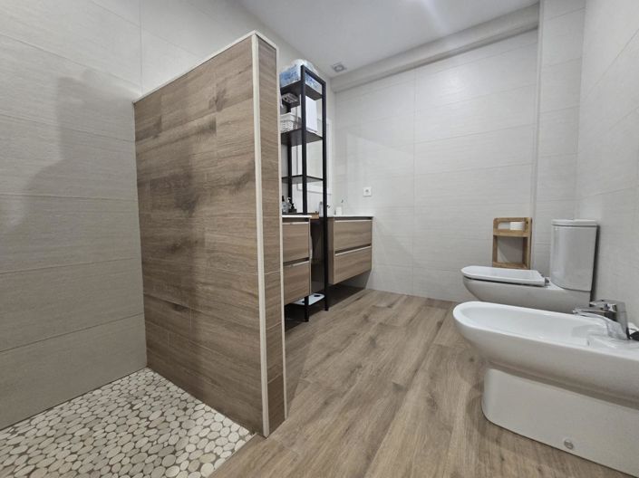 Image No.8-3 Bed Townhouse for sale