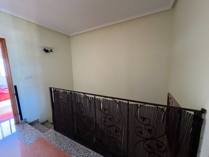 Image No.11-3 Bed Townhouse for sale