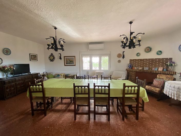 Image No.12-4 Bed Country House for sale