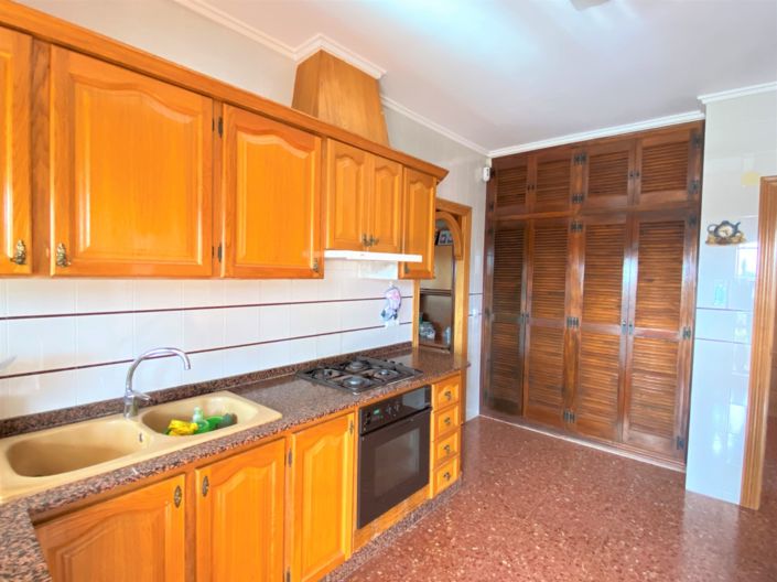 Image No.15-4 Bed Country House for sale