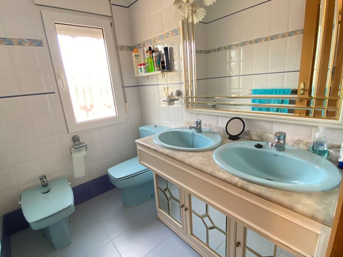 Image No.20-4 Bed Country House for sale