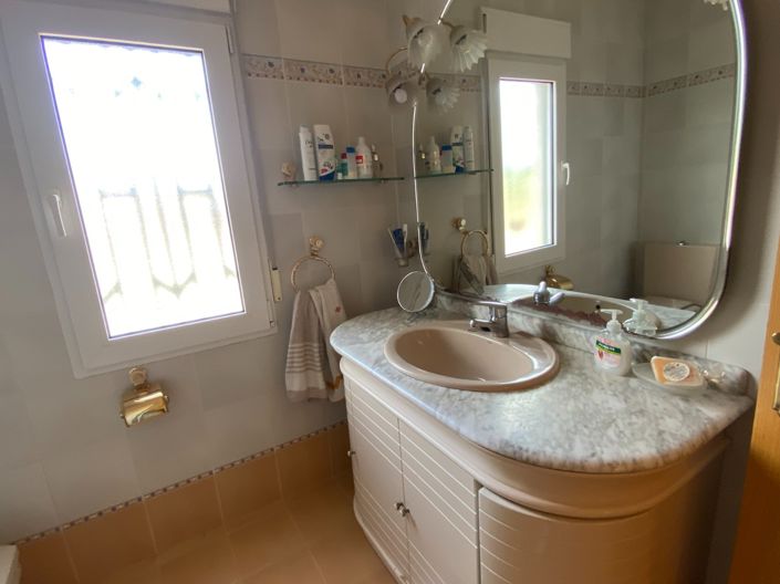 Image No.24-4 Bed Country House for sale