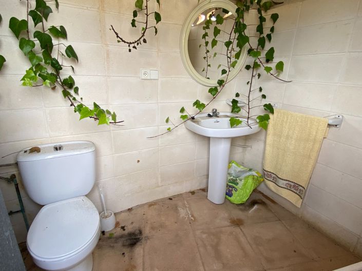 Image No.27-4 Bed Country House for sale