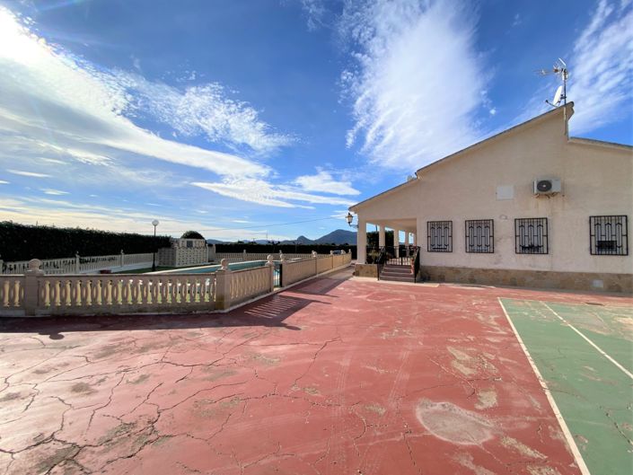 Image No.4-4 Bed Country House for sale