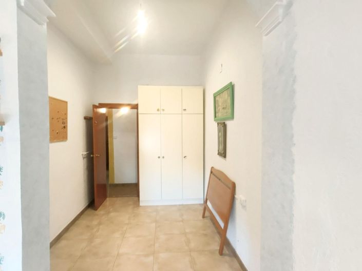 Image No.11-6 Bed Country House for sale