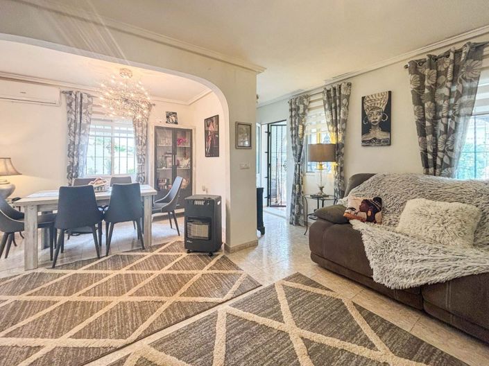 Image No.9-Villa de 5 chambres à vendre à Monforte del Cid