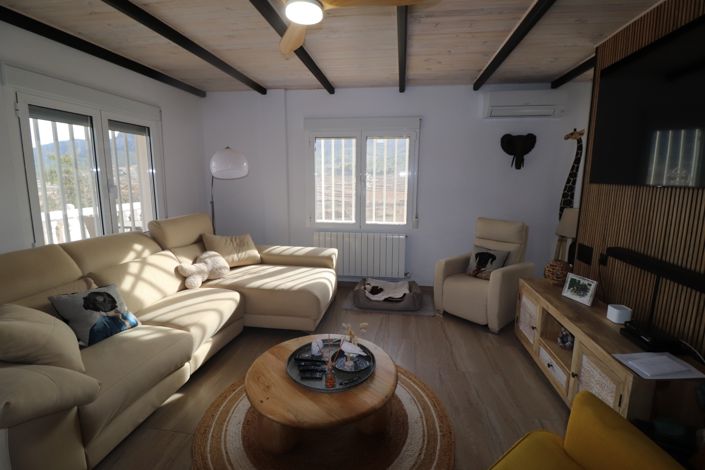 Image No.23-4 Bed Country House for sale