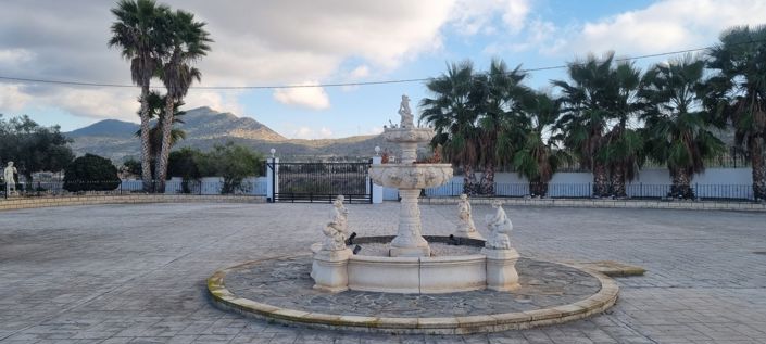 Image No.5-6 Bed Country House for sale