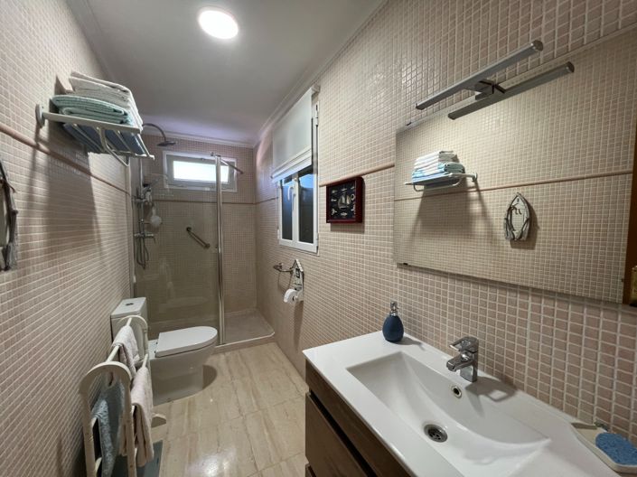 Image No.21-3 Bed Country House for sale