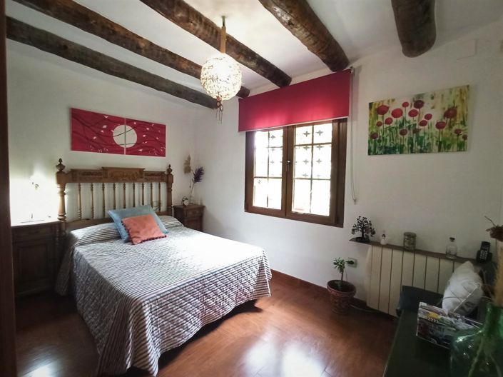 Image No.10-3 Bed Country House for sale