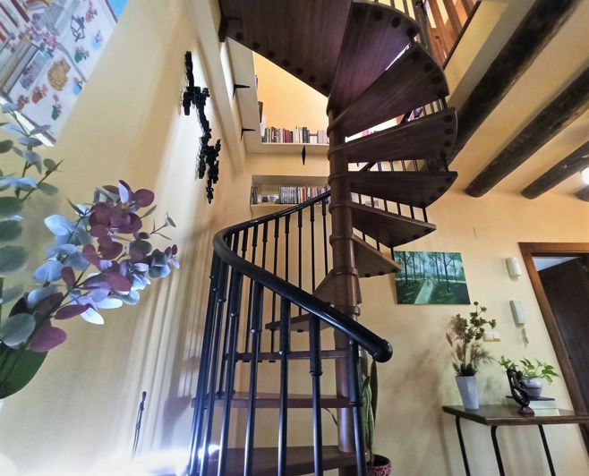 Image No.17-3 Bed Country House for sale