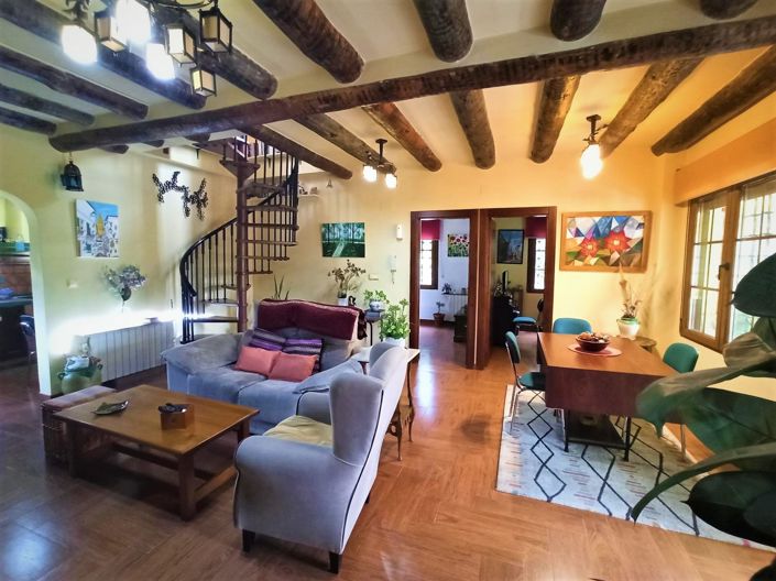 Image No.8-3 Bed Country House for sale