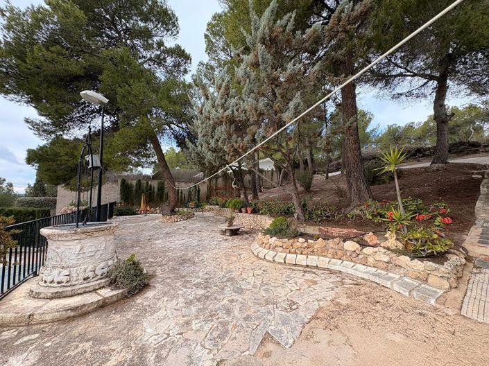 Image No.24-4 Bed Country House for sale