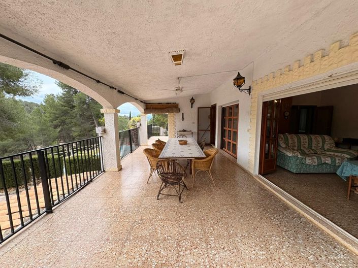 Image No.6-4 Bed Country House for sale