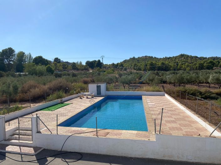 Image No.2-4 Bed Country House for sale