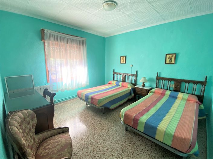 Image No.27-4 Bed Country House for sale