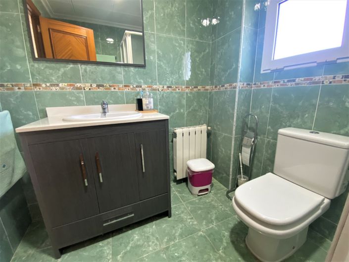 Image No.32-4 Bed Country House for sale