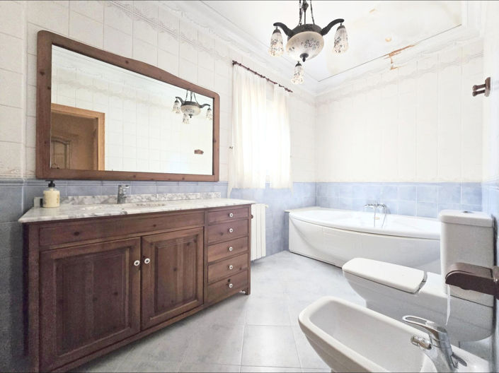 Image No.8-4 Bed Country House for sale