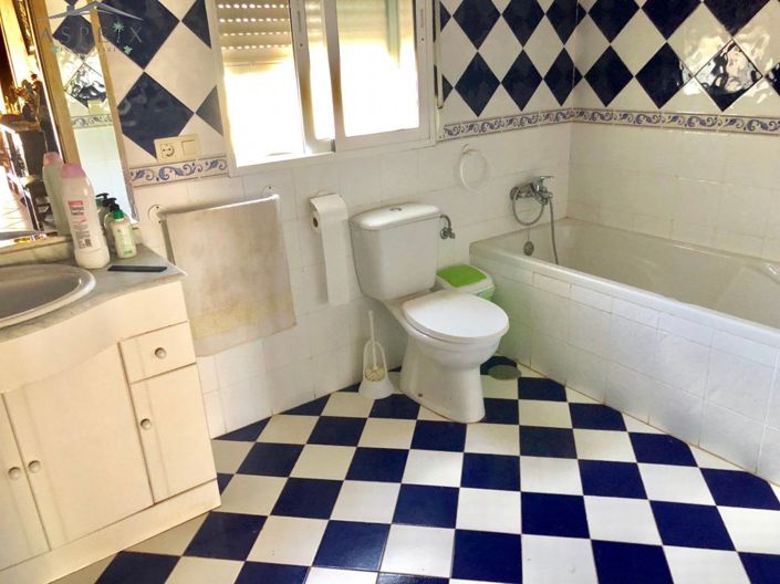 Image No.7-4 Bed Country House for sale