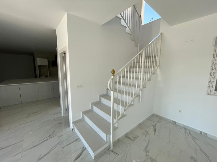 Image No.13-6 Bed Country House for sale