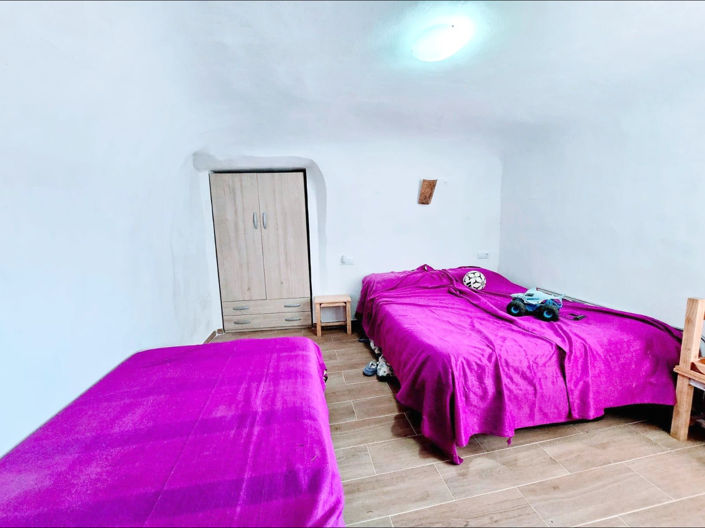 Image No.4-3 Bed House for sale