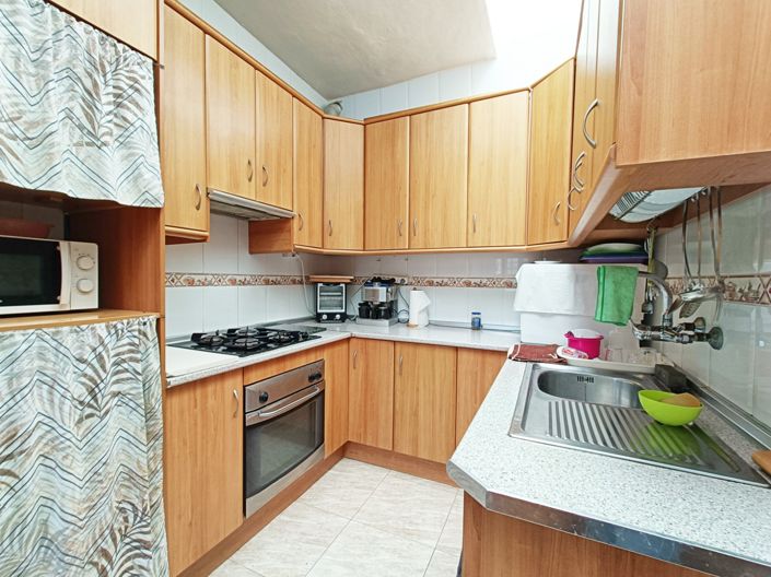 Image No.20-4 Bed Country House for sale