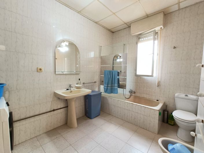 Image No.31-4 Bed Country House for sale