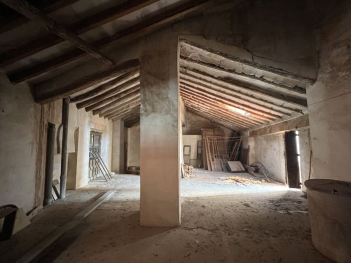 Image No.15-6 Bed Townhouse for sale