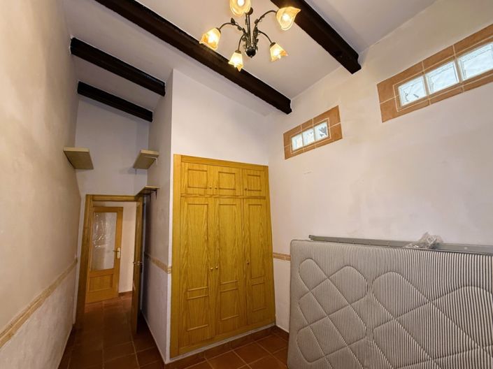 Image No.13-2 Bed Townhouse for sale