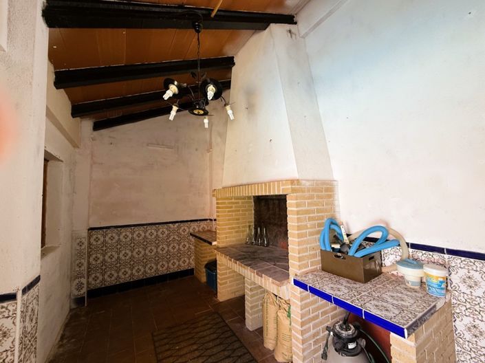 Image No.16-2 Bed Townhouse for sale