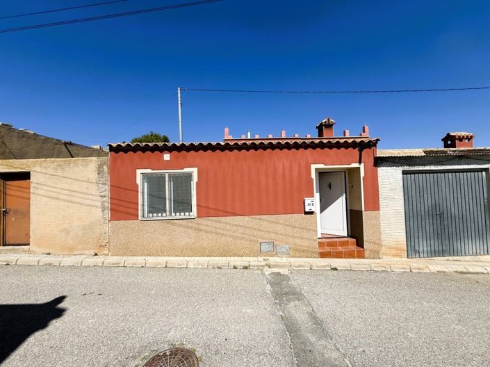 Image No.2-2 Bed Townhouse for sale