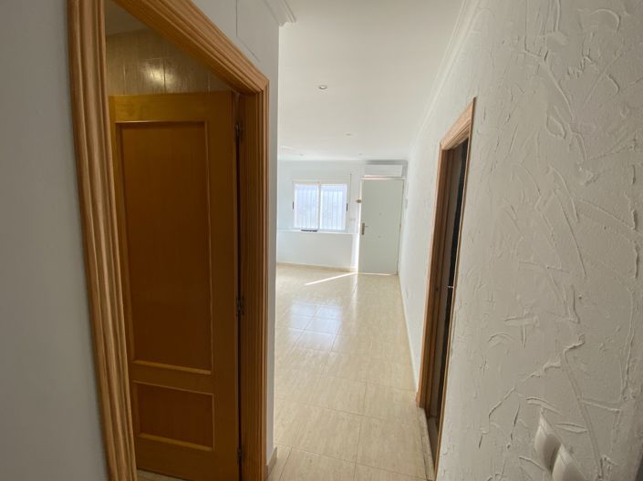 Image No.17-4 Bed Townhouse for sale