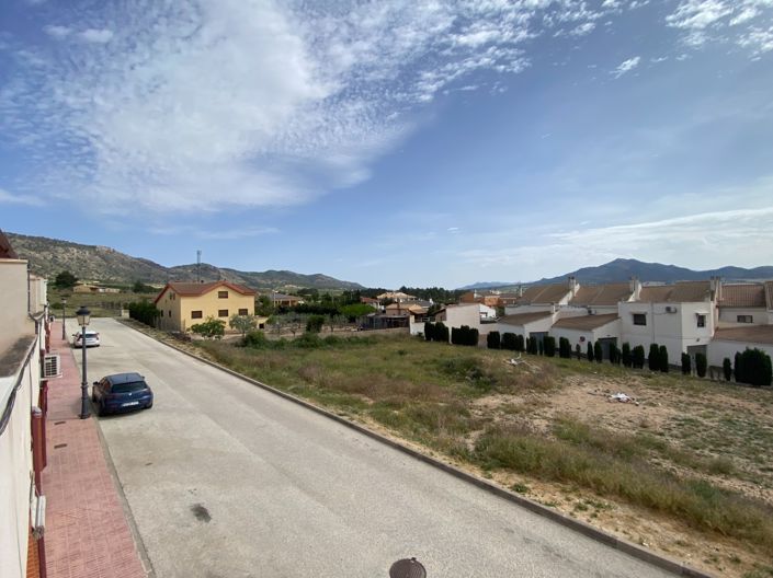 Image No.25-4 Bed Townhouse for sale