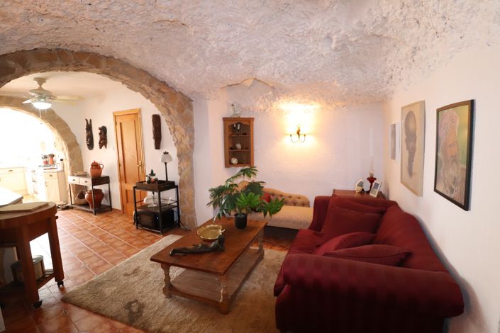 Image No.40-5 Bed Country House for sale