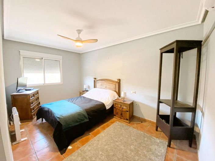 Image No.22-4 Bed Country House for sale
