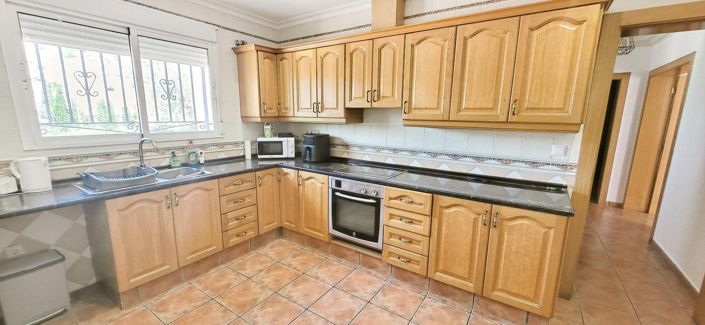 Image No.27-4 Bed Country House for sale