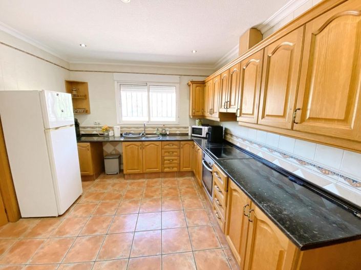 Image No.3-4 Bed Country House for sale