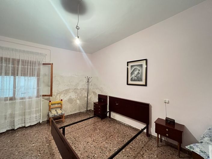 Image No.7-5 Bed Townhouse for sale